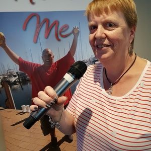 Meet your Posher, Denise